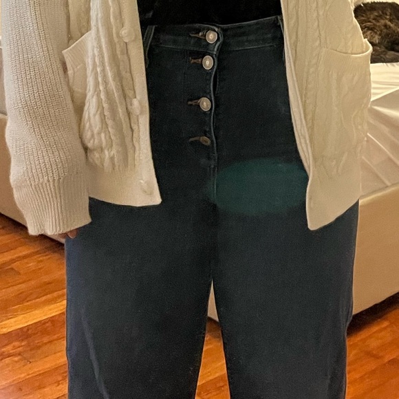 Large Button High-Waisted Jeans - Picture 2 of 2